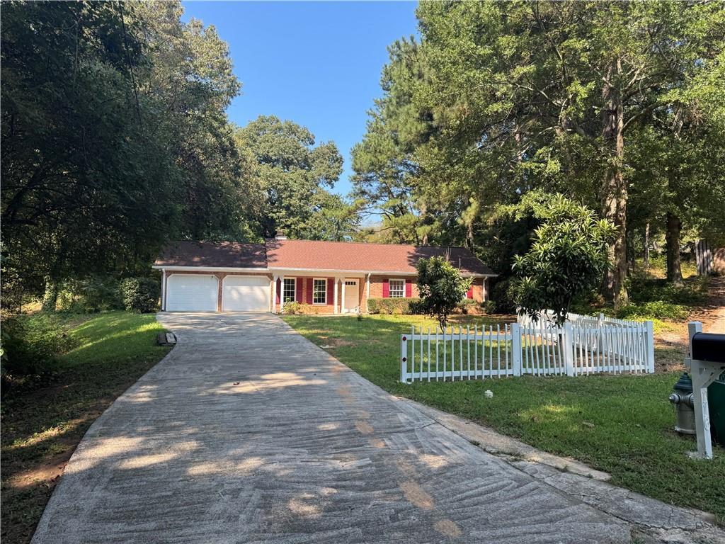 116 Woodglen Ct., Woodstock, GA 30188