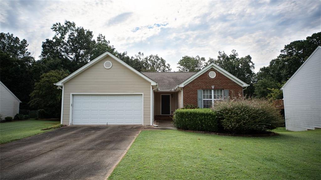 5437 Evergreen Forest Ct., Flowery Branch, GA 30542