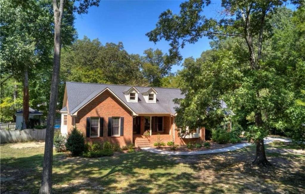 212 Rolling Oaks Dr., Rome, GA 30165