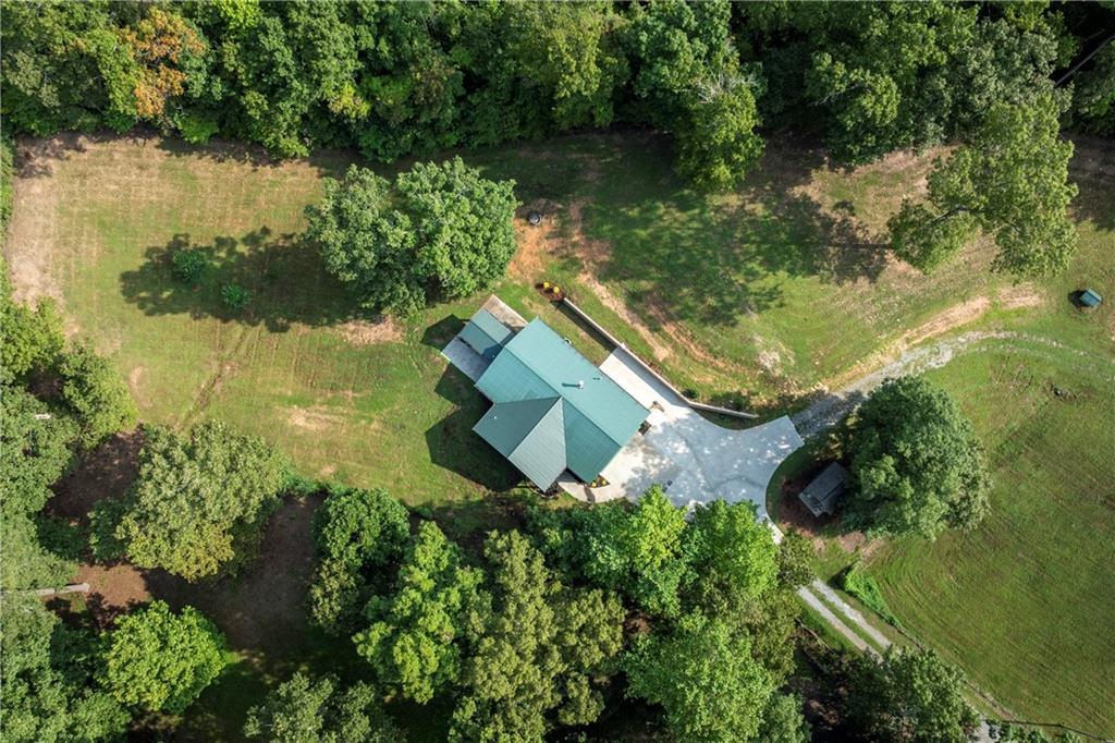 531 Old Whitestone Rd., Talking Rock, GA 30175