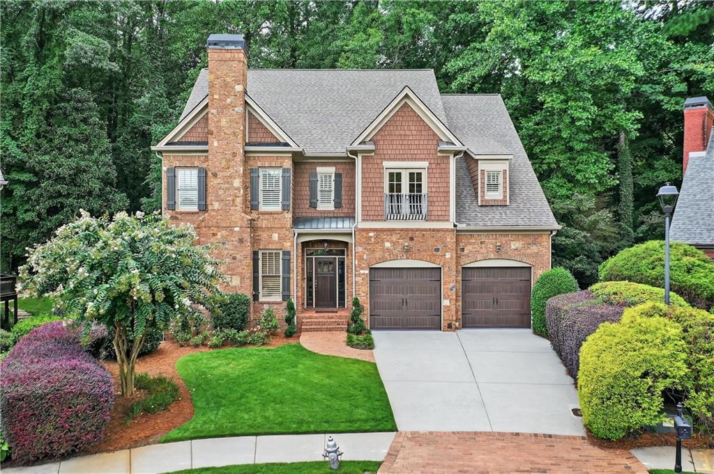 195 Lullwater Ct., Roswell, GA 30075