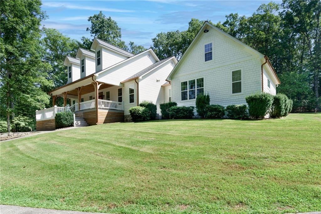 211 W Oakcrest Dr., Epworth, GA 30541