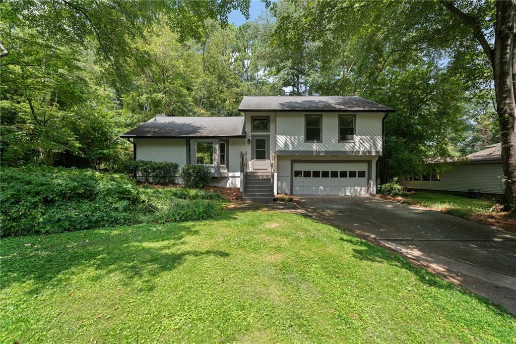 9795 Loblolly Ln., Roswell, GA 30075