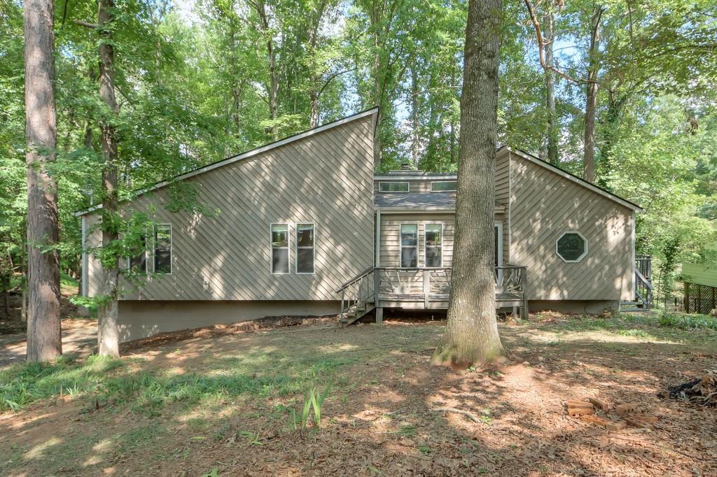 292 Hill Crest Cir., Woodstock, GA 30188