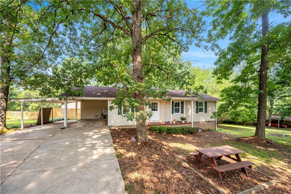 245 Amanda Ct., Stockbridge, GA 30281