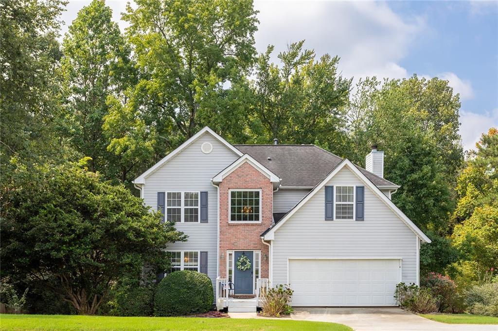 654 Weaver Falls Ct., Loganville, GA 30052