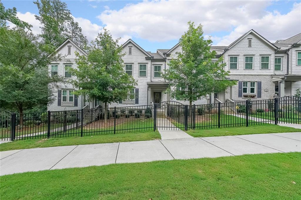 353 Vista Ln., Woodstock, GA 30189