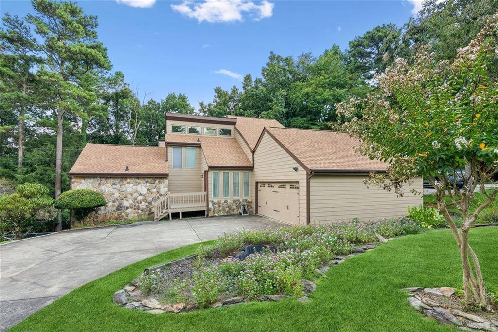 1616 Maple Ridge Dr., Suwanee, GA 30024