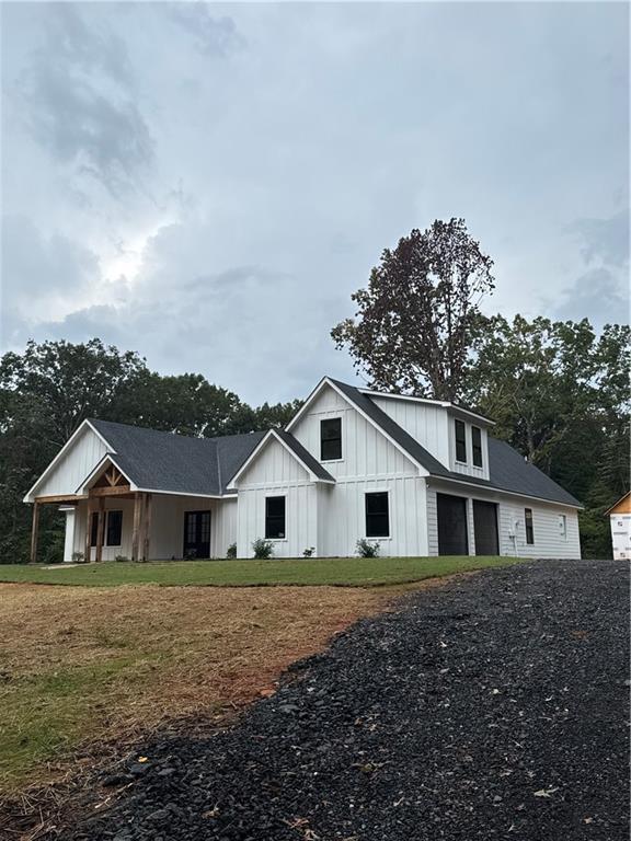 912 Town Creek Rd., Talking Rock, GA 30175