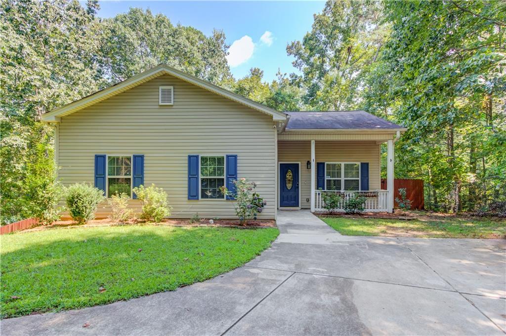 4319 Falcon Crest Dr., Flowery Branch, GA 30542