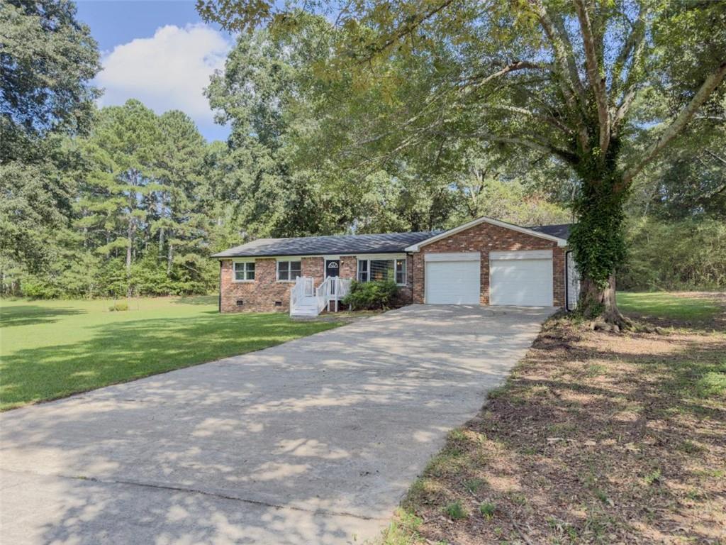 14 Parkview Dr., Winder, GA 30680