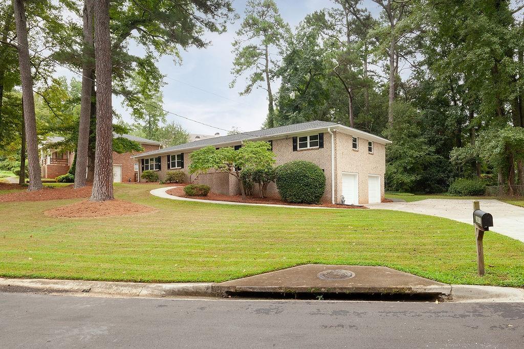 3841 Rena Ln., Smyrna, GA 30082