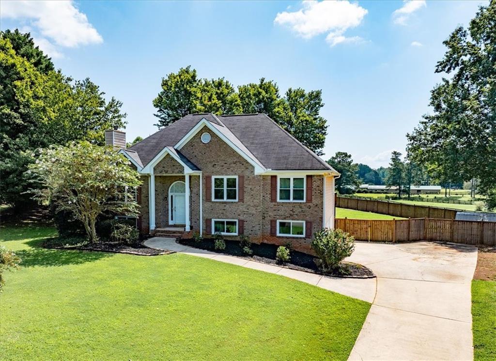 2220 Ellen Ln., Cumming, GA 30040