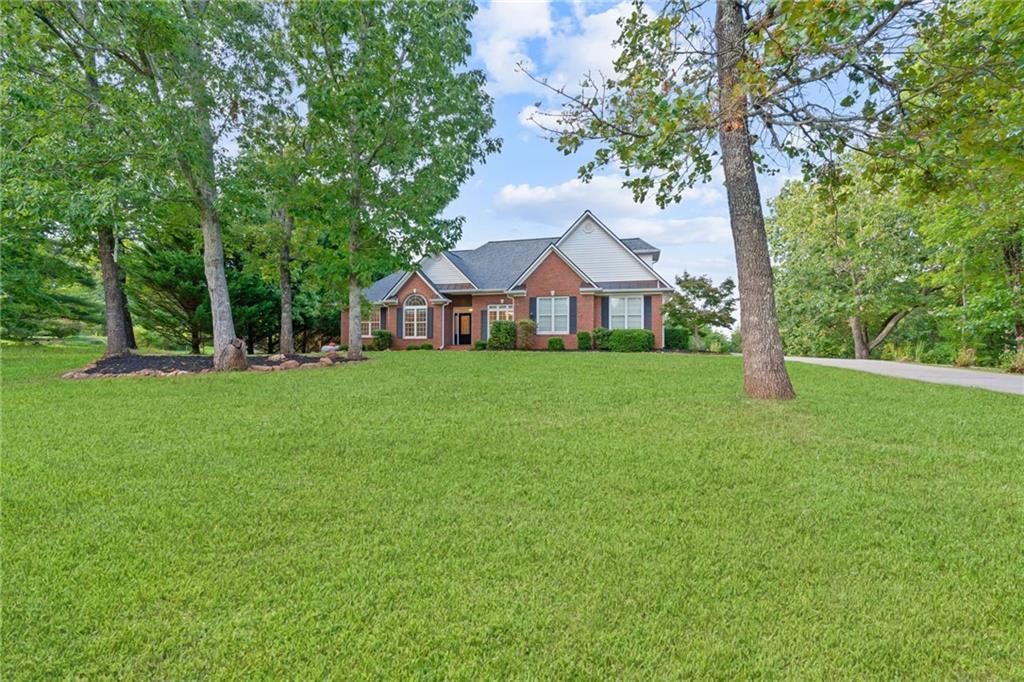 129 Eagle Pointe Dr., Dahlonega, GA 30533