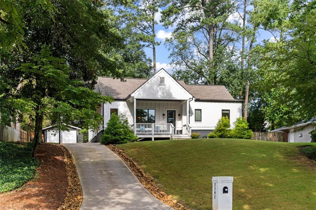 2292 Poplar Springs Dr., Brookhaven, GA 30319