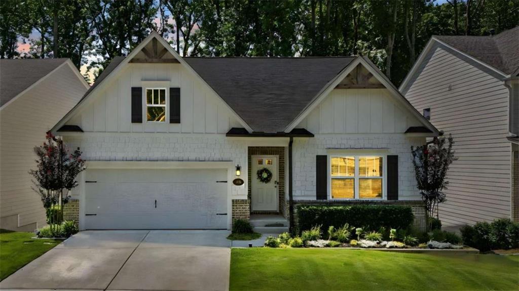 160 Crest Brooke Dr., Holly Springs, GA 30115