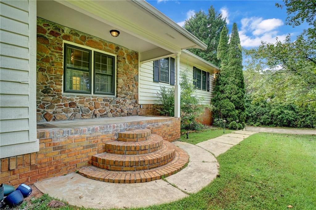 2814 Bent Creek Dr., Kennesaw, GA 30152