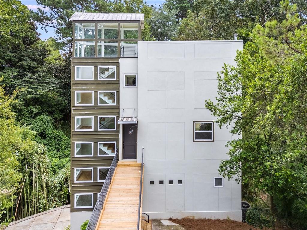335 Eureka Dr., Atlanta, GA 30305
