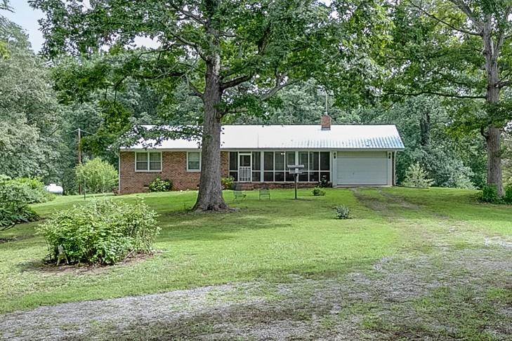 6223 Hulsey Rd., Clermont, GA 30527