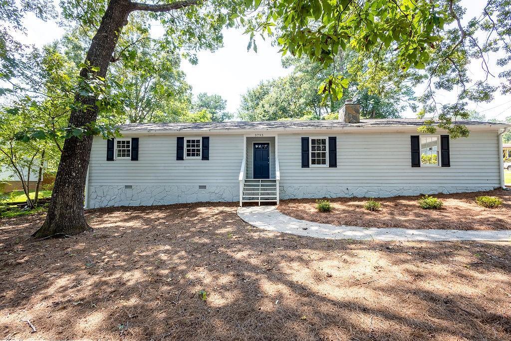 3795 Willowbrook Dr., Douglasville, GA 30135