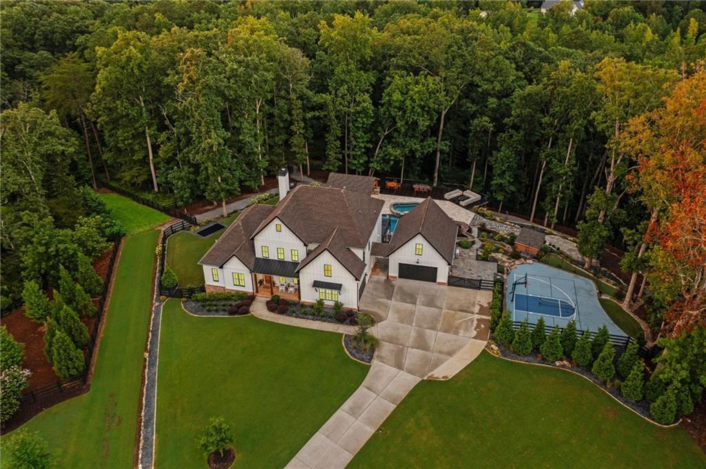 128 Creekview Ln., Canton, GA 30115