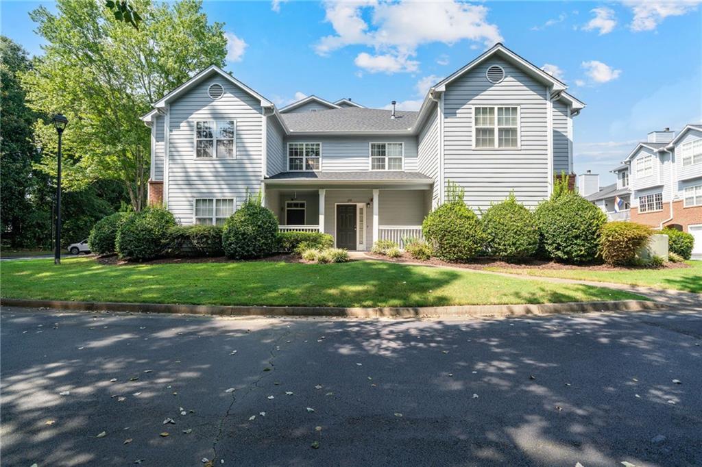 1203 Vinings Forest Ln. #12, Smyrna, GA 30080