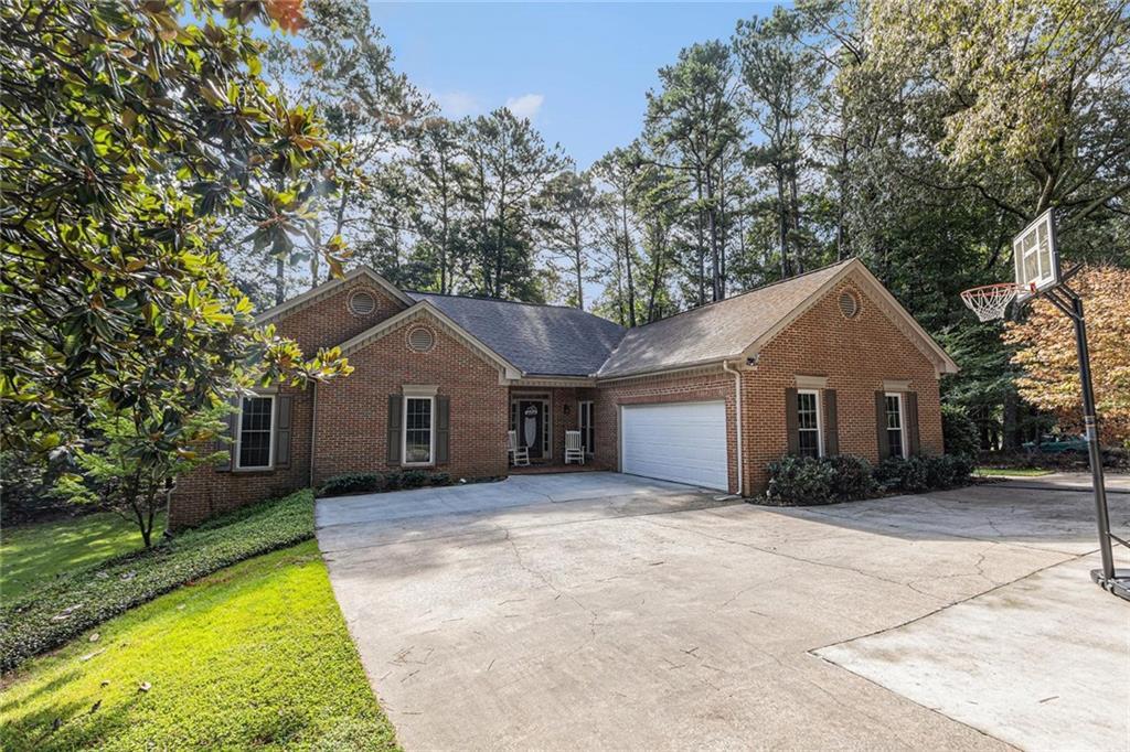205 Wyngate Cir., Fayetteville, GA 30215