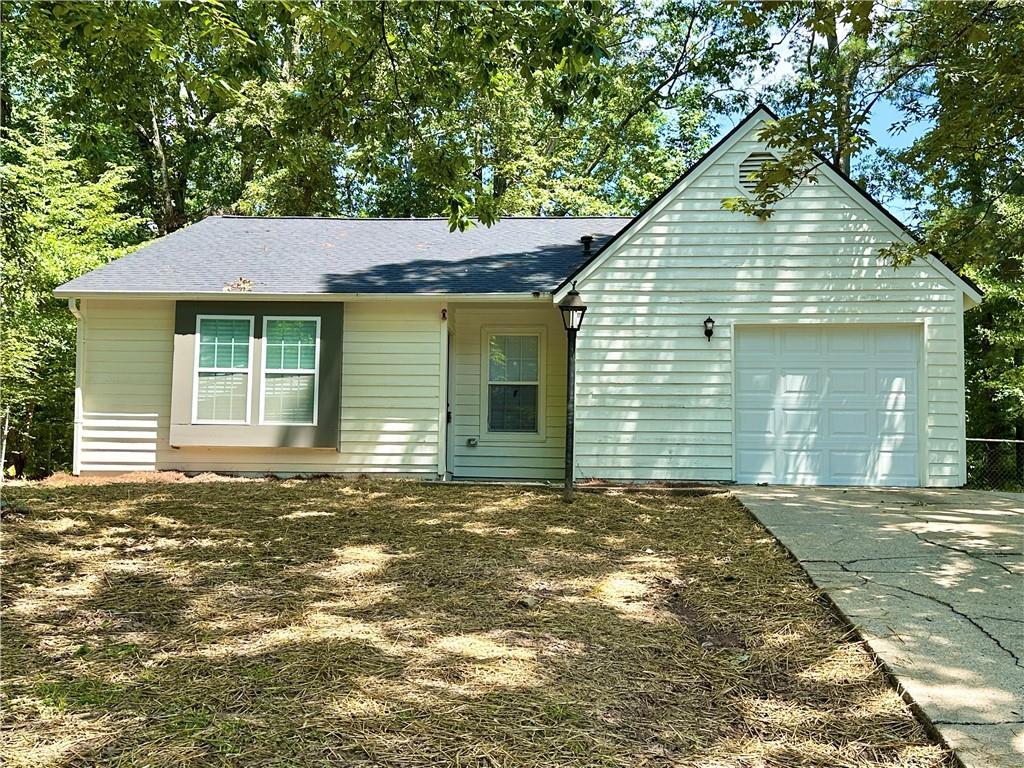 850 Greenhedge Dr., Stone Mountain, GA 30088