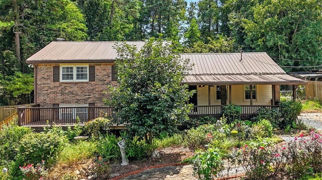 5725 Macedin Dr., Douglasville, GA 30135