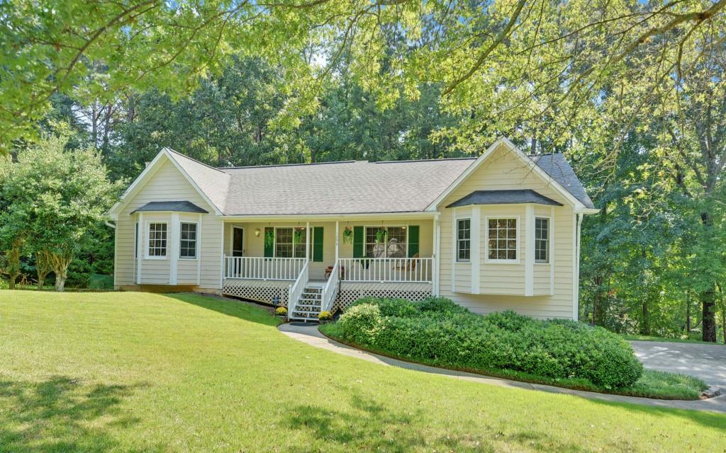 1098 Ashlin Dr., Woodstock, GA 30188