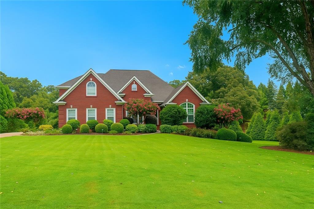 5757 Chateau Glen Dr., Hoschton, GA 30548