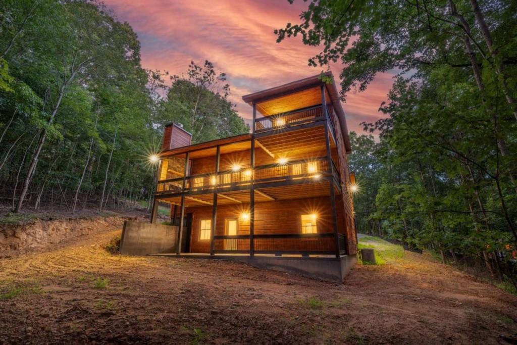 74 Windy Valley Tr., Blue Ridge, GA 30513