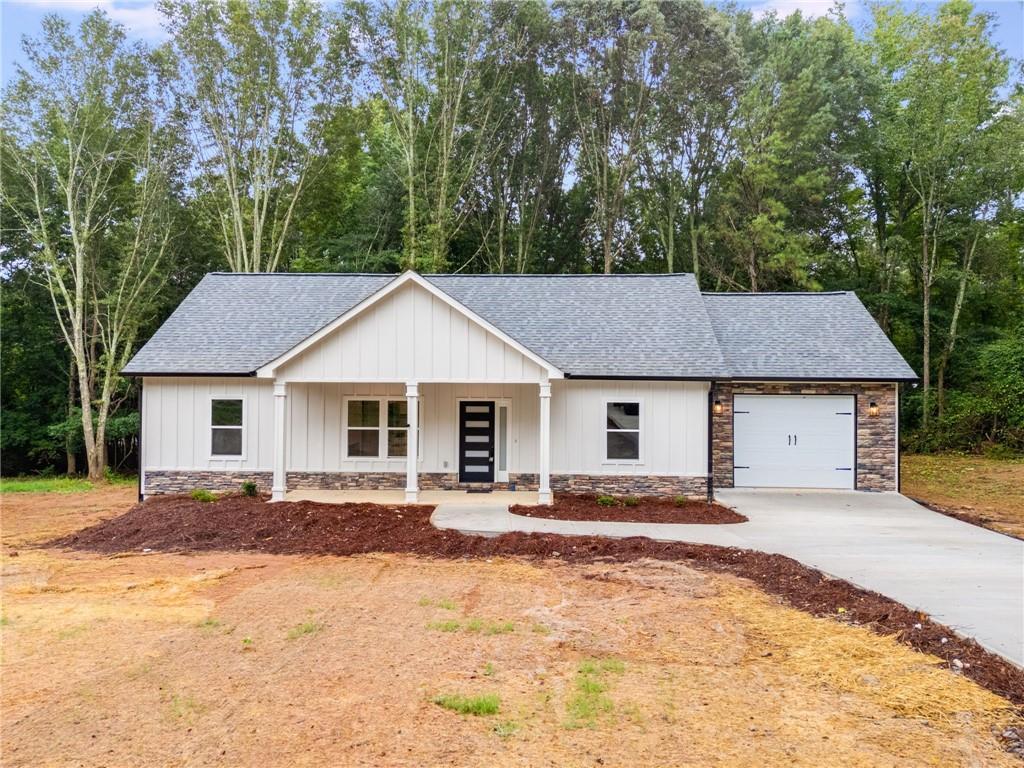 96 Old Bowdon Rd., Carrollton, GA 30117