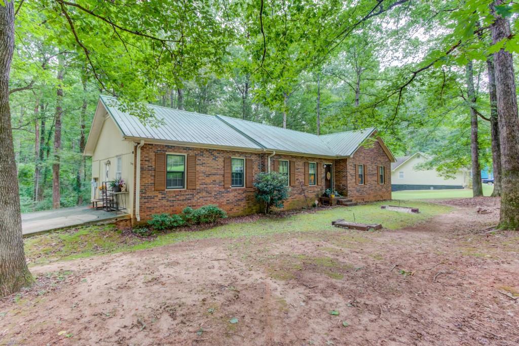 985 Honeysuckle Tr., Winder, GA 30680
