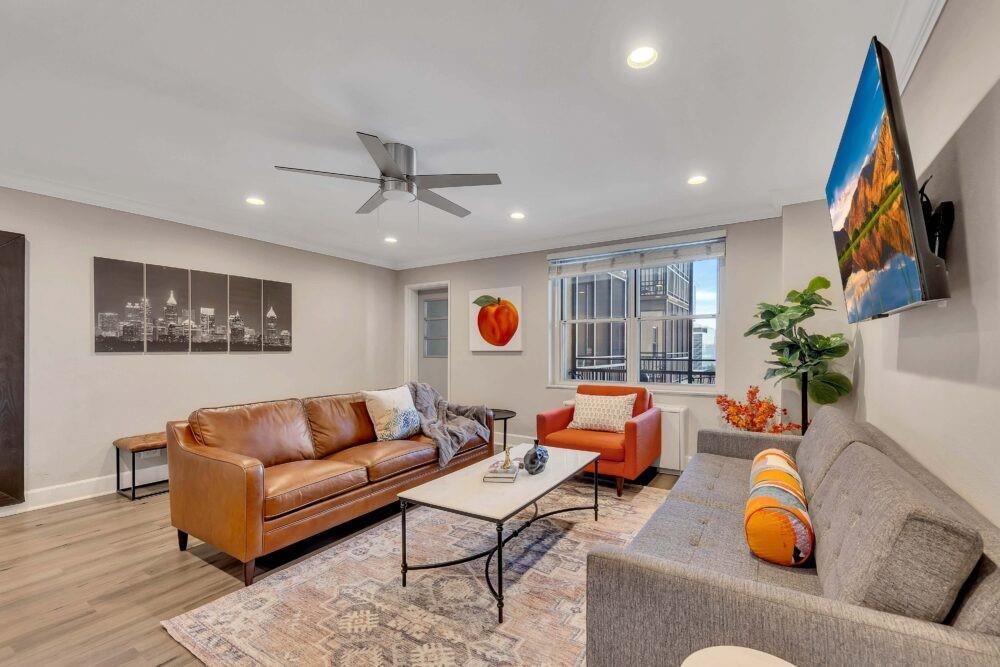 300 Peachtree St. #6H, Atlanta, GA 30308