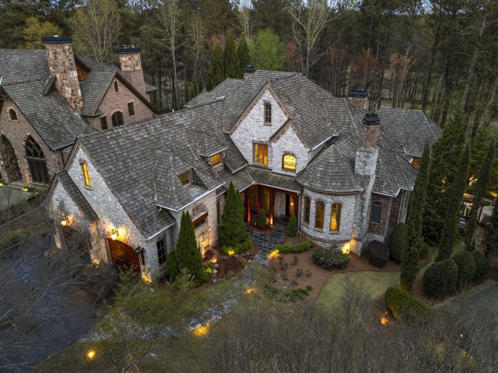 290 Ardsley Ln., Alpharetta, GA 30005