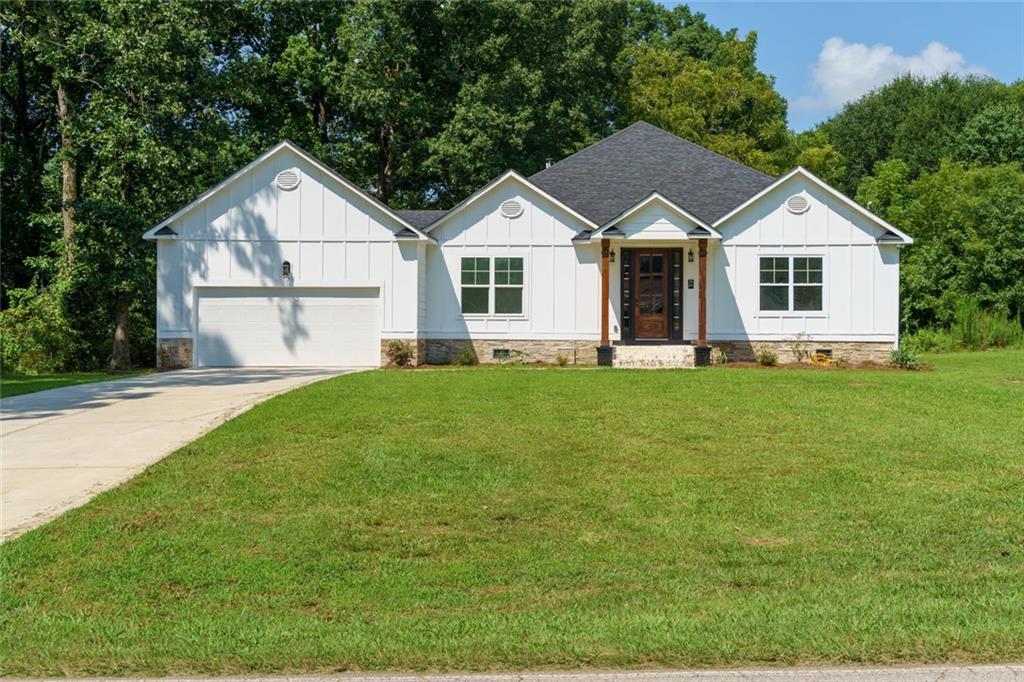 1667 Wellborn Rd., Lithonia, GA 30058