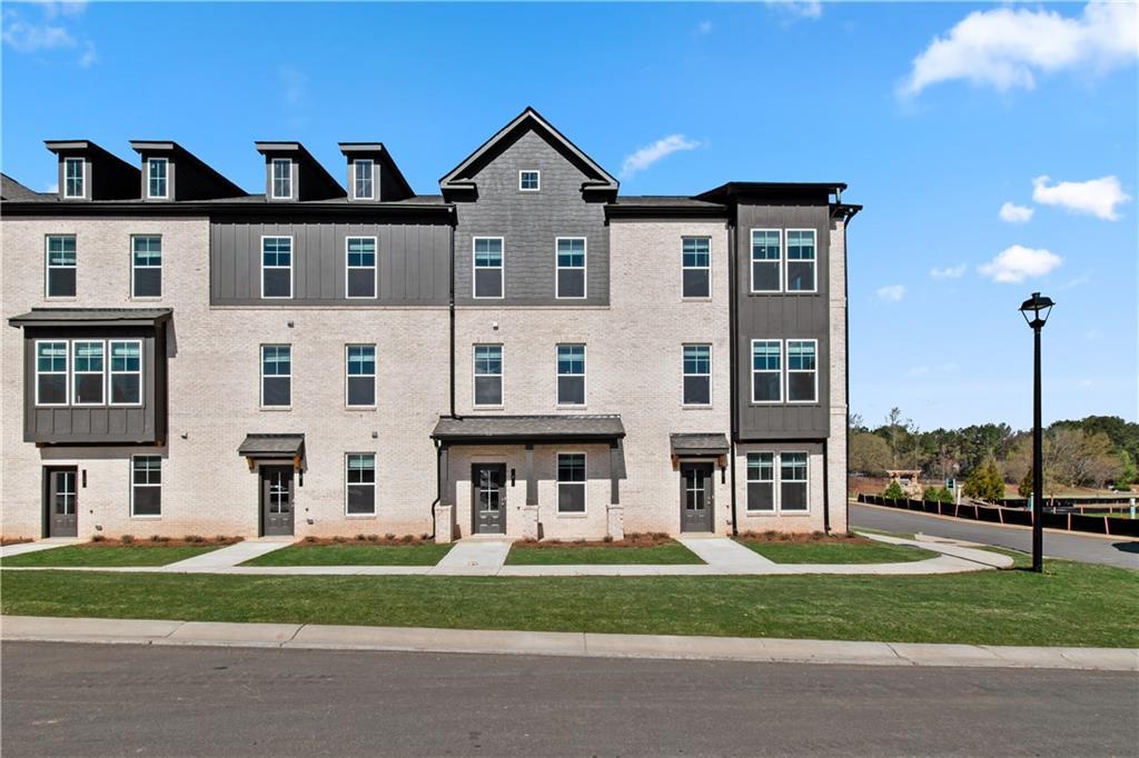 204 Daybreak Ln., Newnan, GA 30265