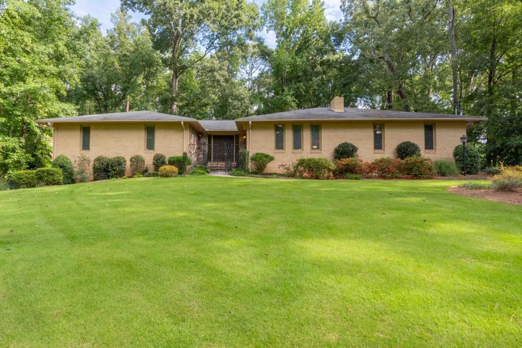 5666 Redcoat Run, Stone Mountain, GA 30087