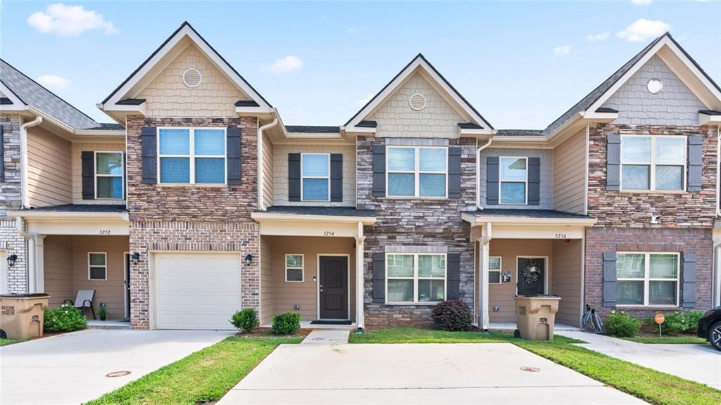 5254 Carrie Dr., Morrow, GA 30260