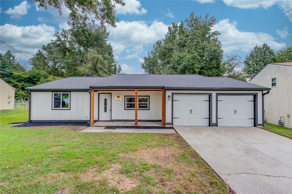 5266 Long Green Ln., Stone Mountain, GA 30088