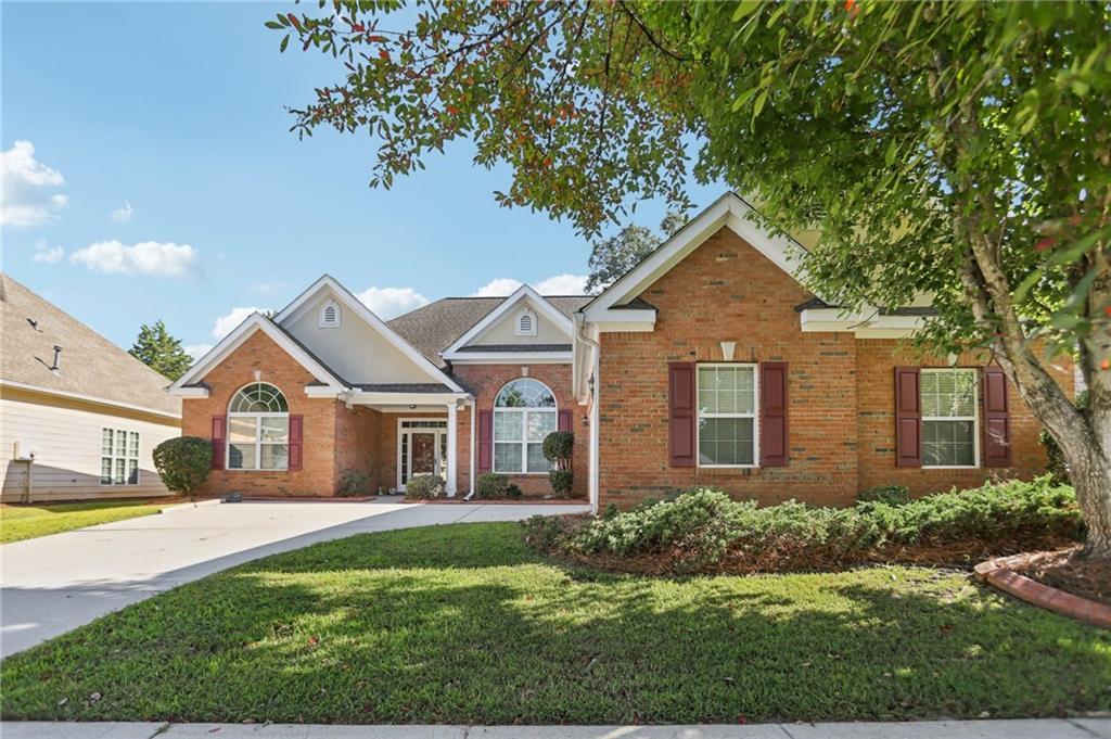 8004 Larksview Dr., Fairburn, GA 30213