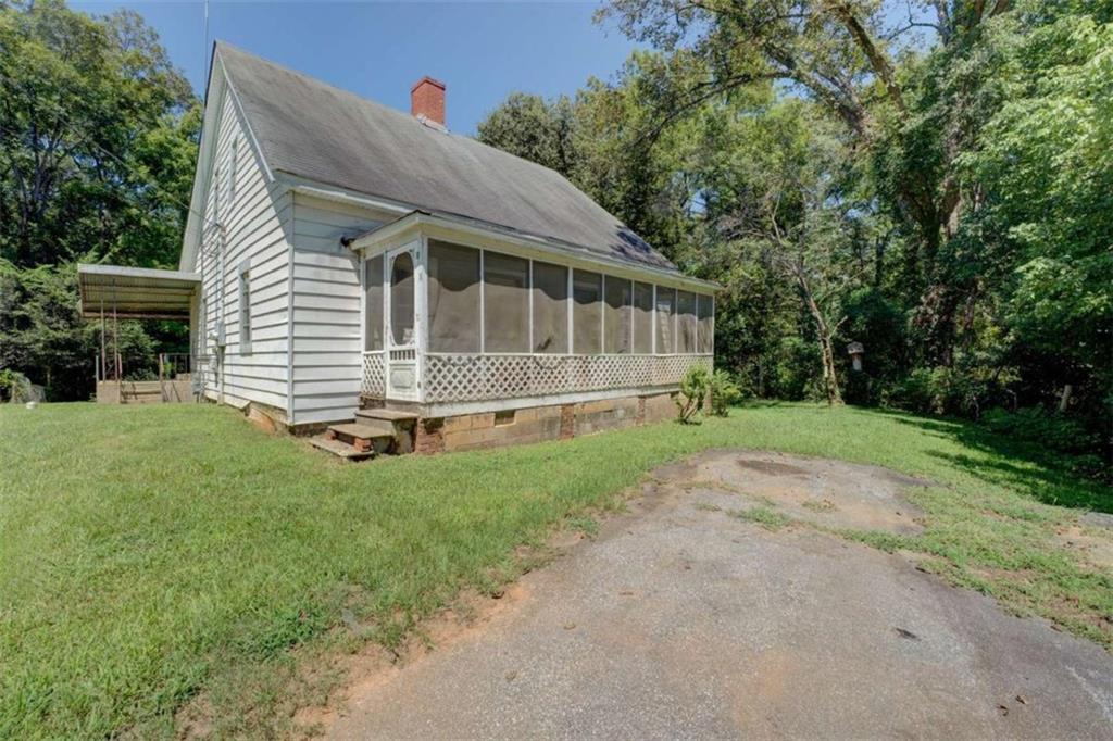 9 Willow St., Porterdale, GA 30014