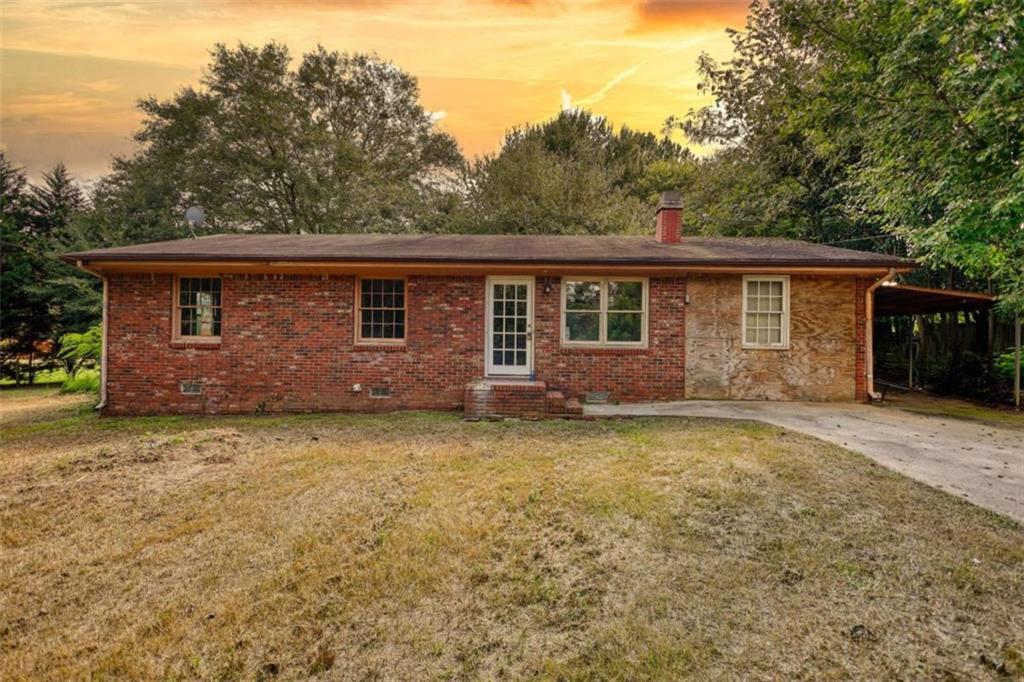 4062 Donna Ln., Loganville, GA 30052