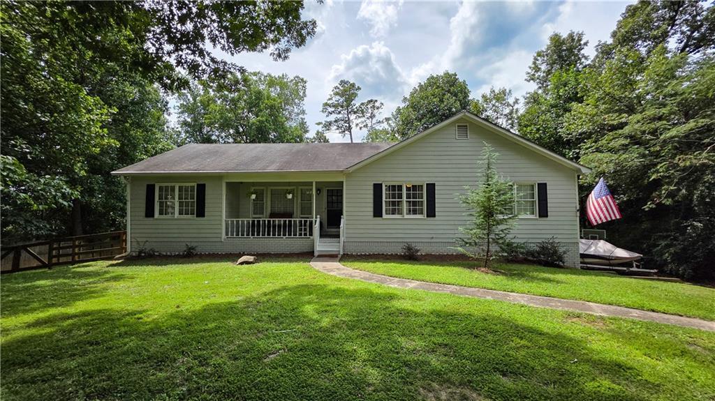 806 Westover Ct., Woodstock, GA 30188