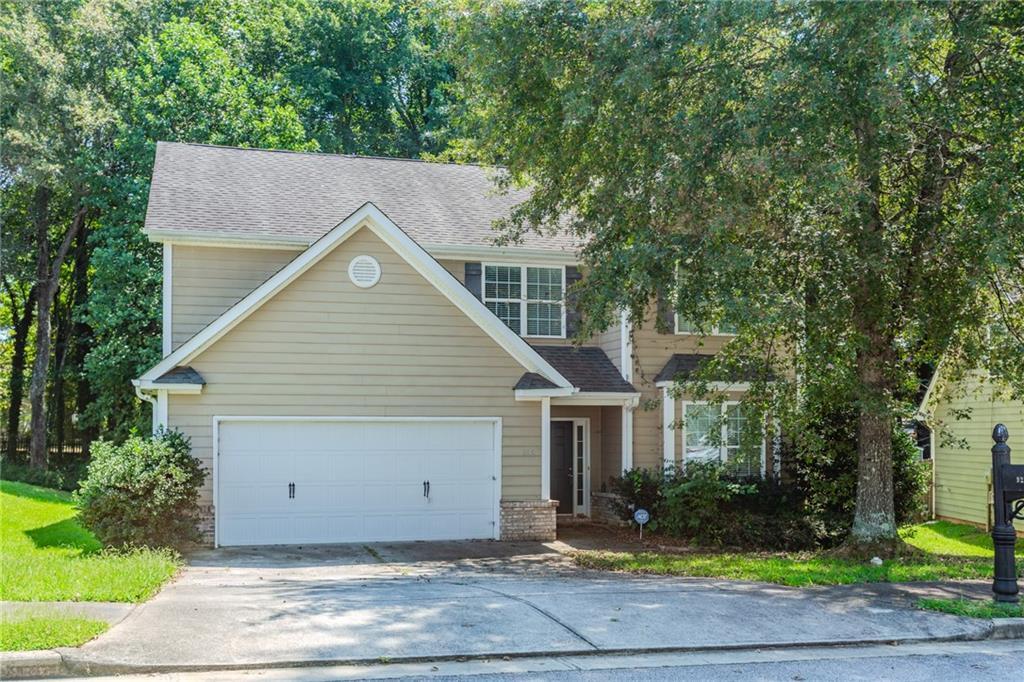 922 Lakeside Ct., Loganville, GA 30052