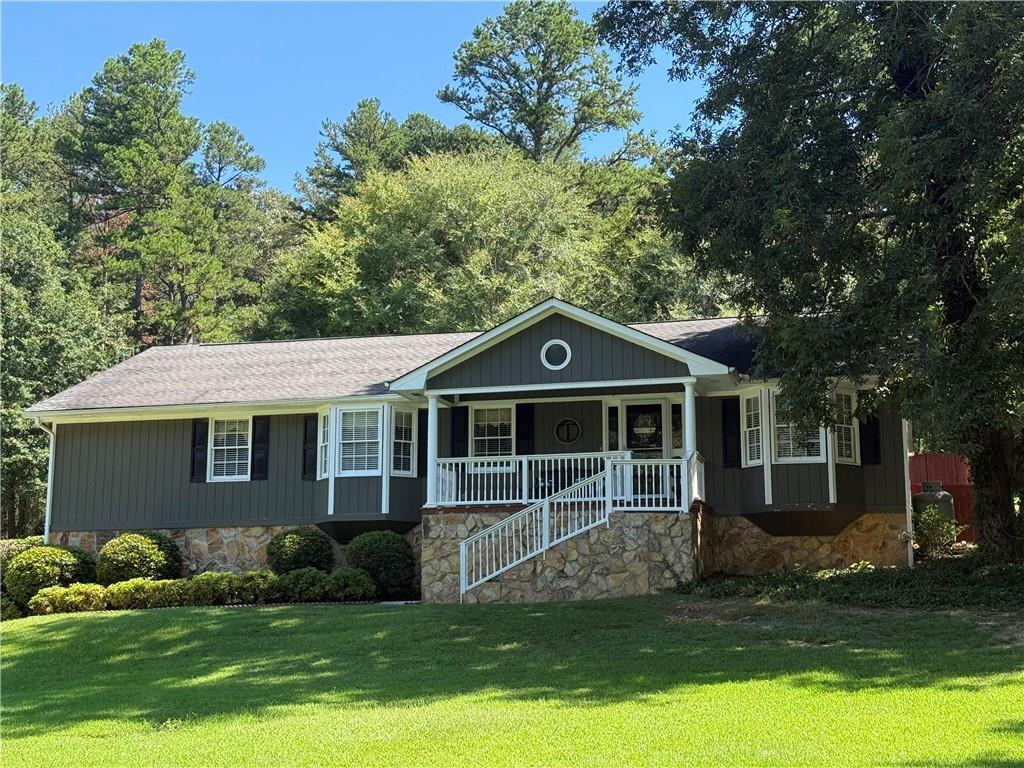209 Ridgewood Rd., Cedartown, GA 30125