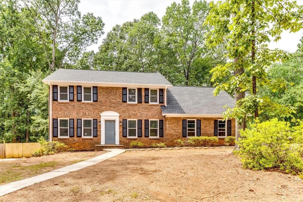 1493 Stoneleigh Hill Rd., Lithonia, GA 30058