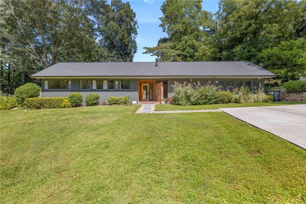 560 Park Street Pl., Gainesville, GA 30501