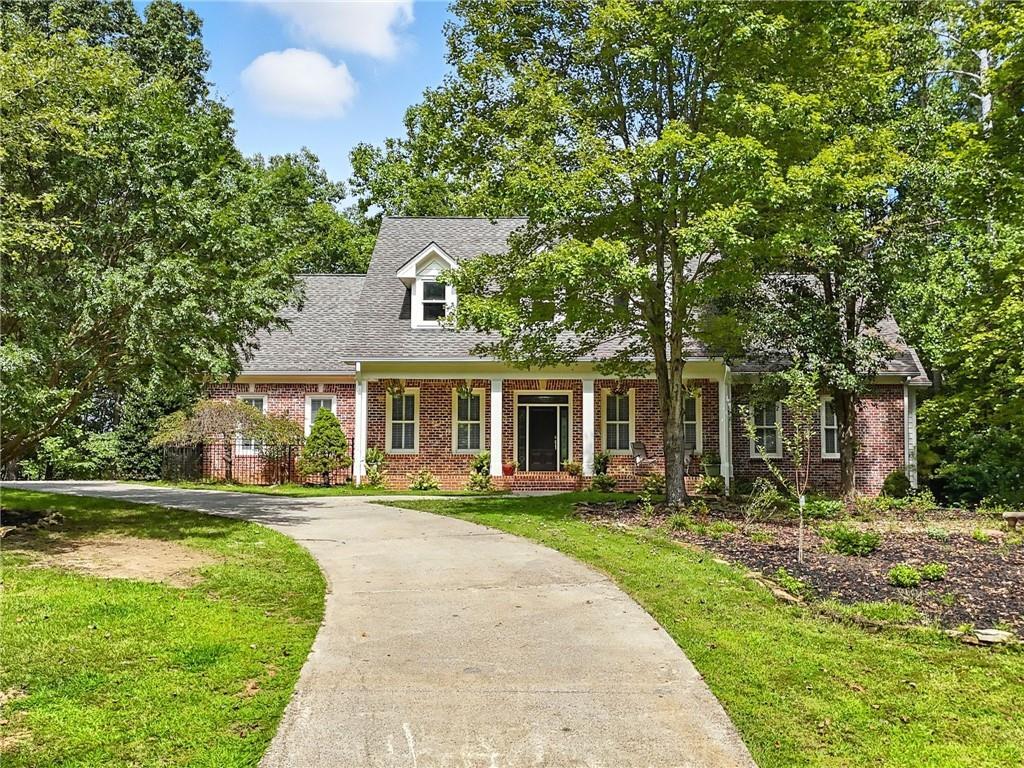 240 Mountain Creek Hollow Dr., Talking Rock, GA 30175